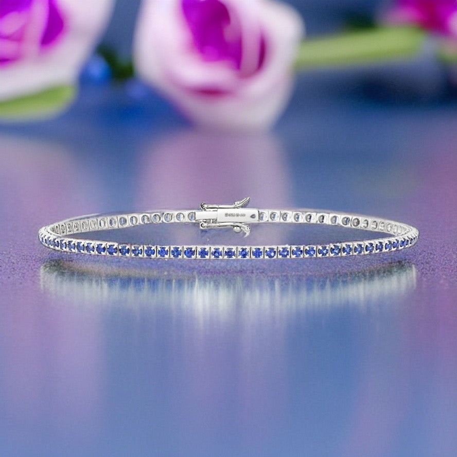 18ct white gold bracelet with 2.20ct sapphires