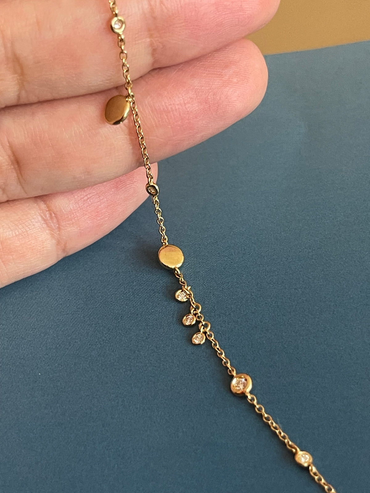 18ct Yellow Gold Diamond Bracelet 0.15ct With Disc Charms Bezel Drops