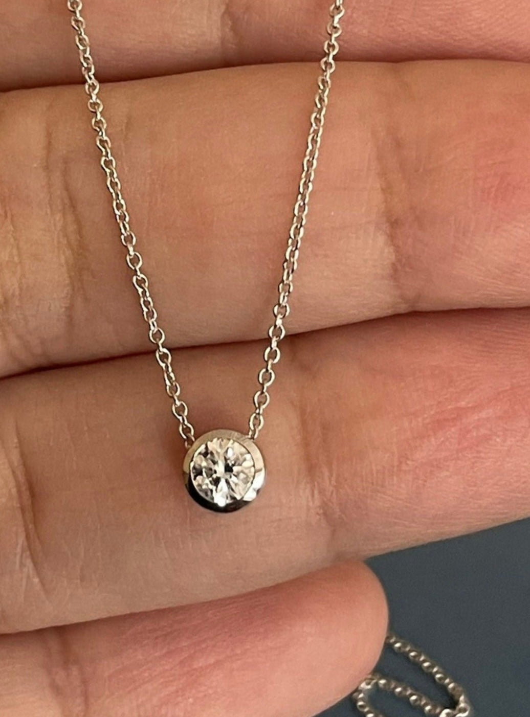 18ct White gold 0.25ctw G-SI Rubover Diamond pendant 18inch/45cm chain