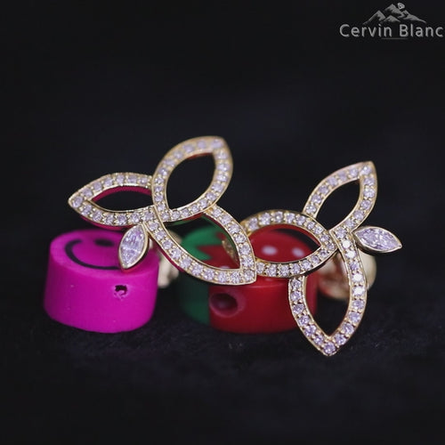 Sophisticated 1.5cm lotus studs in 18ct yelow gold