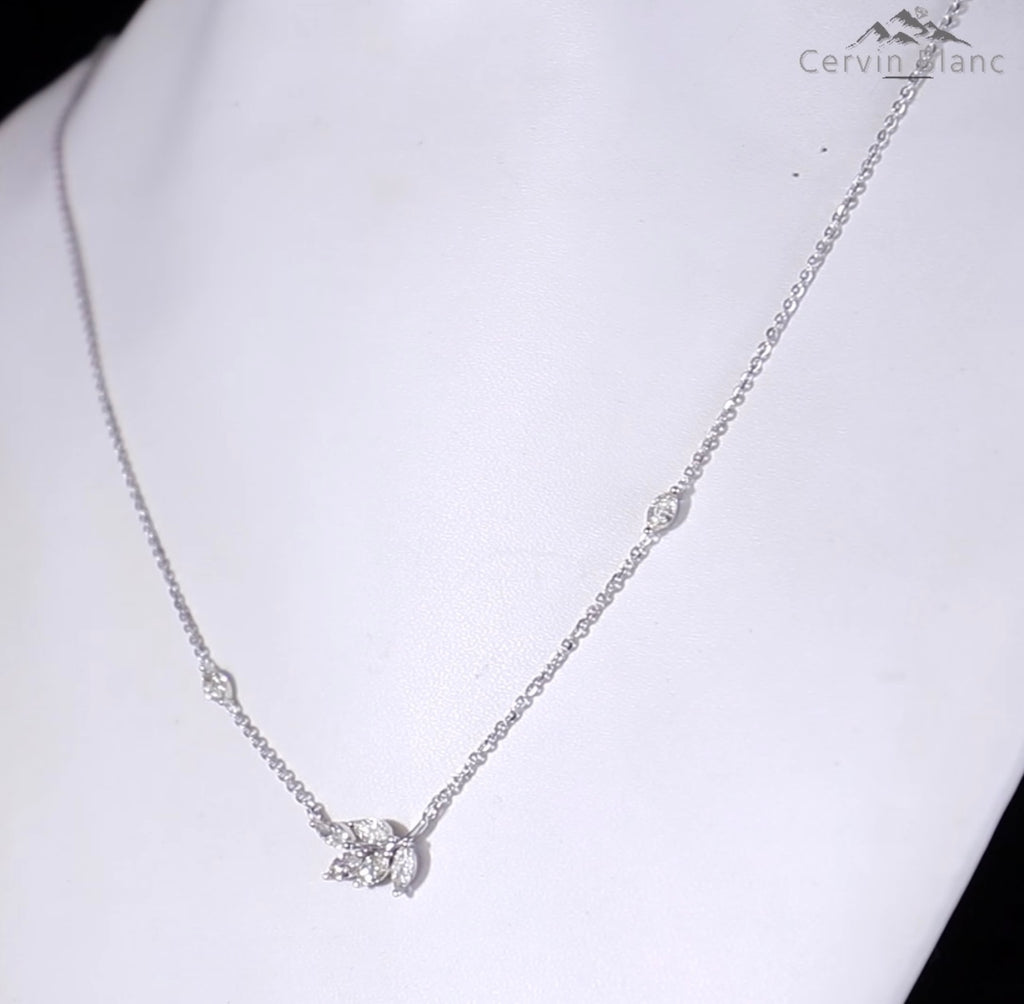 Collier en or blanc 18 carats serti d'un diamant taille marquise de 1,15 carat, formant une feuille.