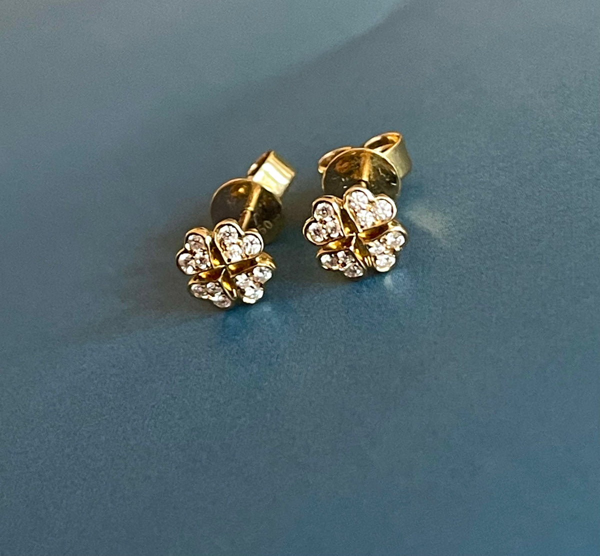 Boucles d'oreilles clous en or 18 carats DIAMOND CLOVER