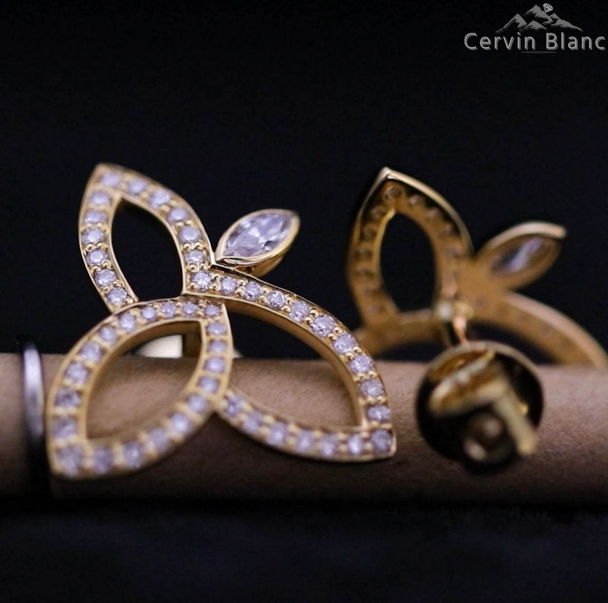 Chic 2g lotus diamond earrings