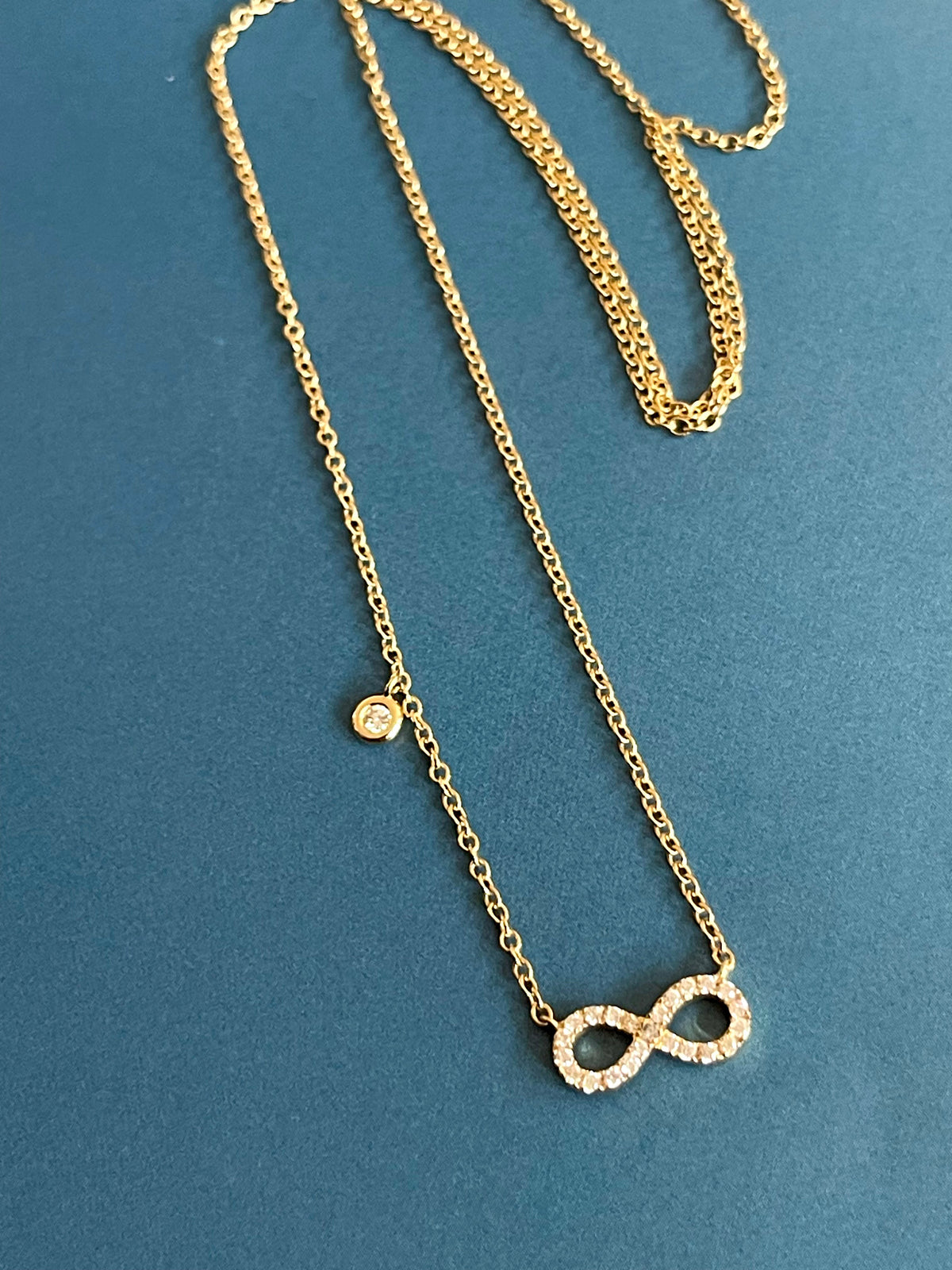 18ct Yellow Gold Diamond Necklace Infinity pendant with solitaire charm