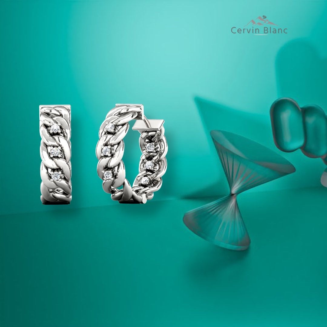 Boucles d'oreilles créoles en or blanc serties de diamants (recto et verso)