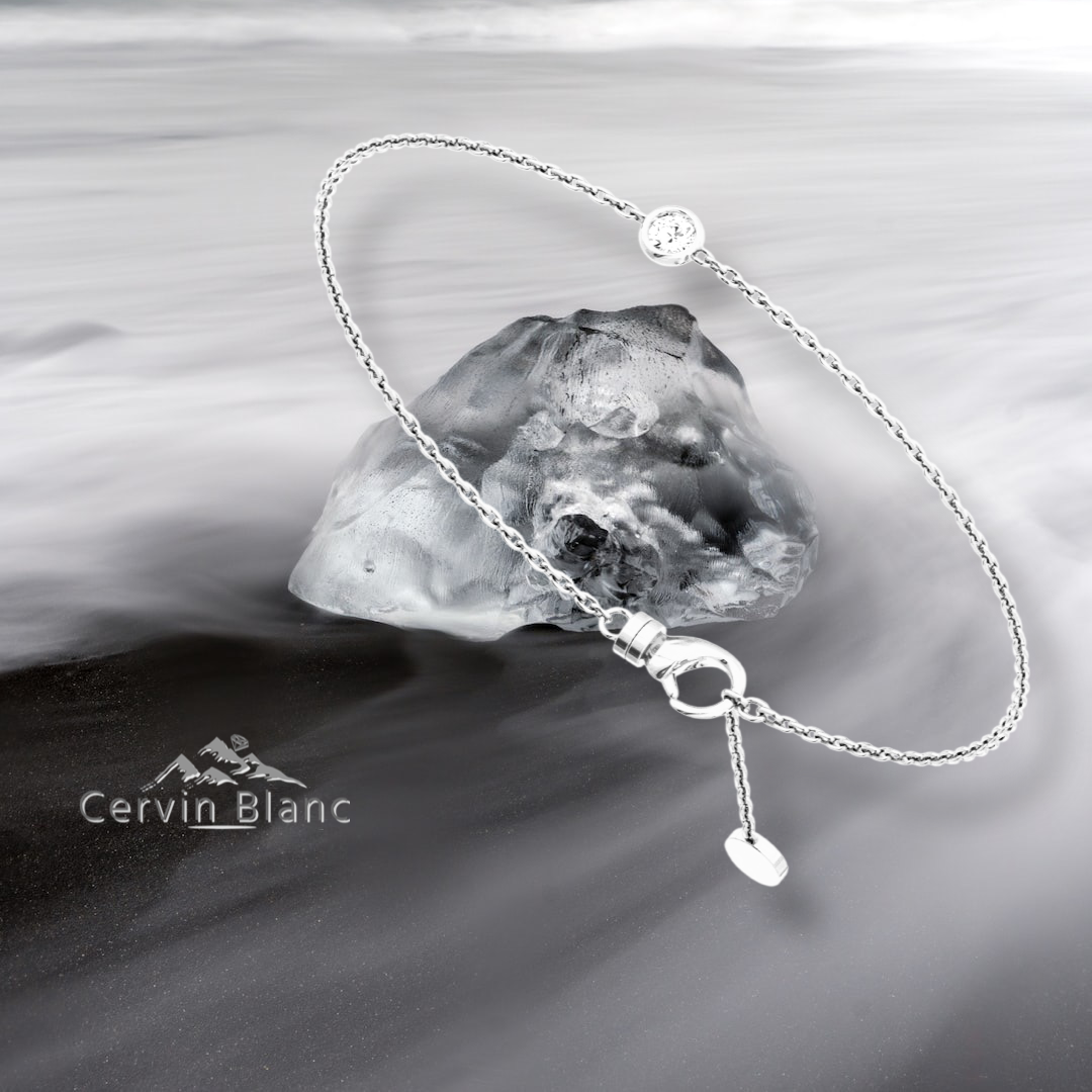 18ct White Gold Solitaire Diamond Bracelet 0.15ct