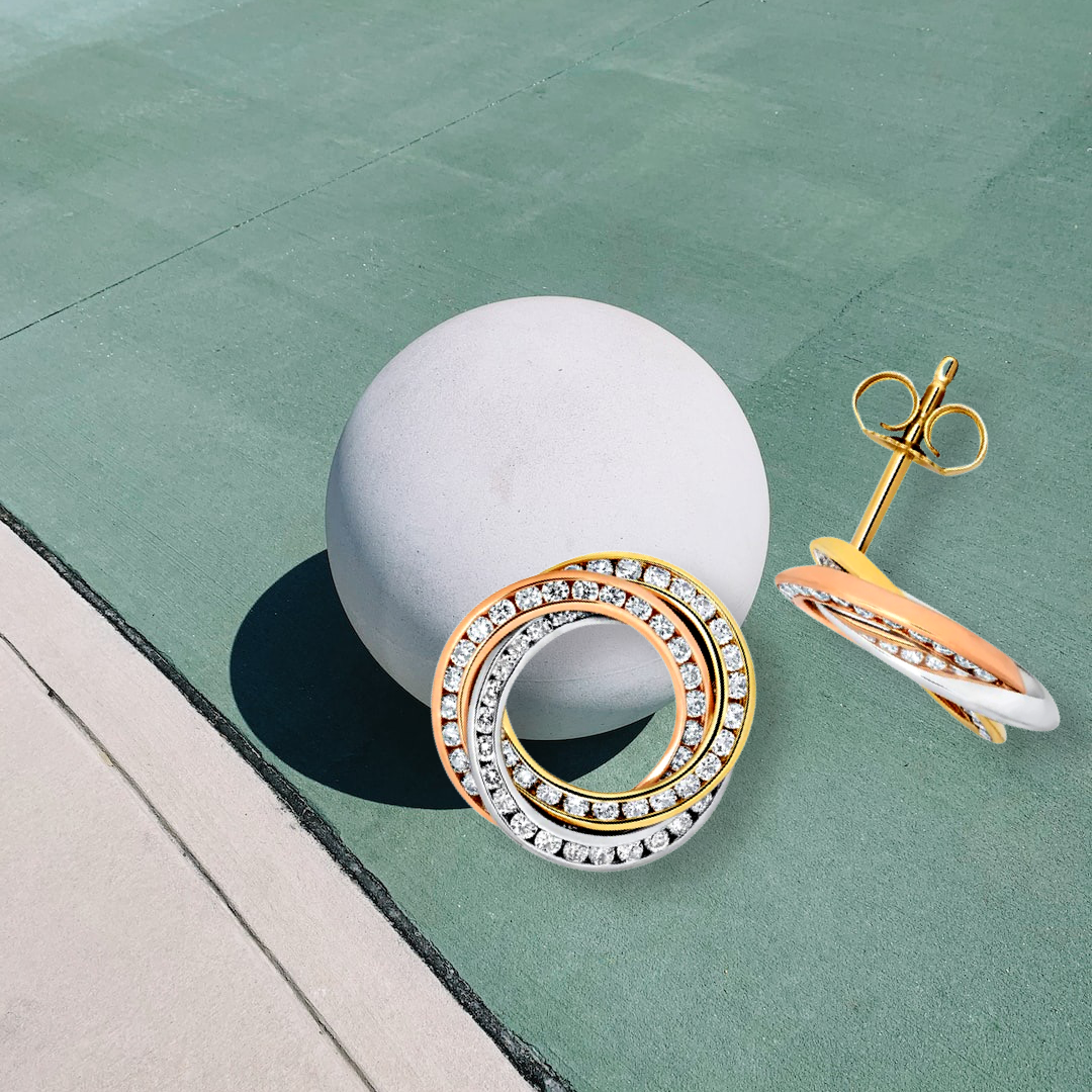 Interlocking circle diamond earrings in 18ct gold
