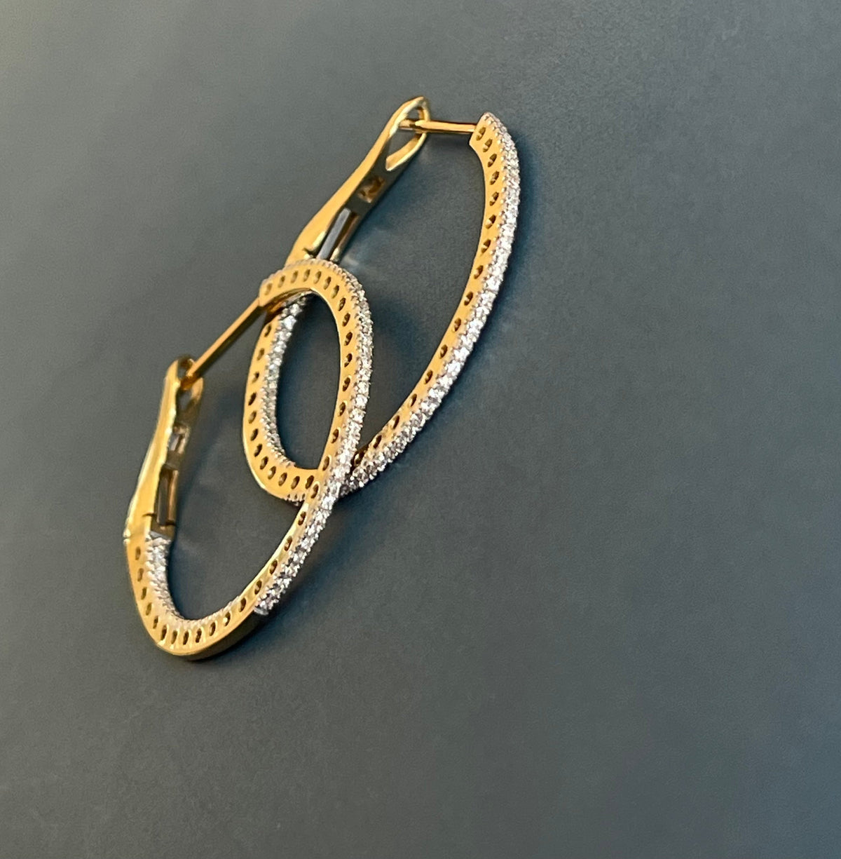  Orecchini con diamanti da 0,50 ct, cerchi in oro giallo 18 ct