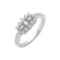 Bague en or blanc 18 carats sertie de diamants taille bateau/cluster (0,50 carat au total).