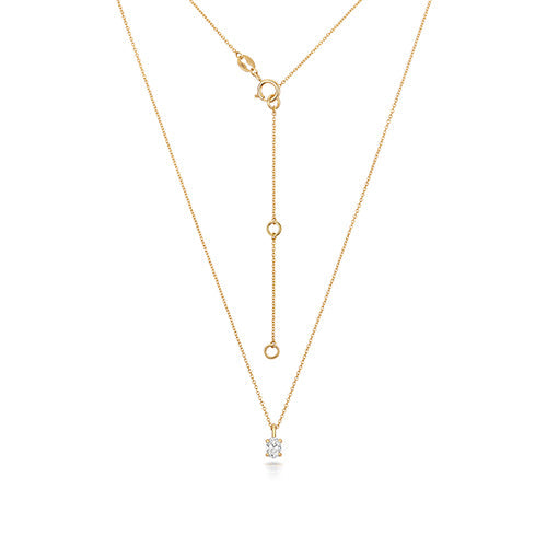 Collier en or 18 carats serti de diamants taille ovale