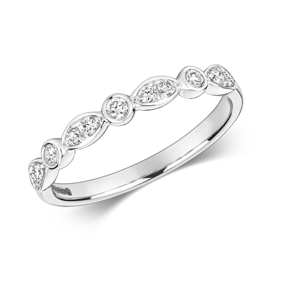 DIAMOND RING IN 18CT WHITE GOLD