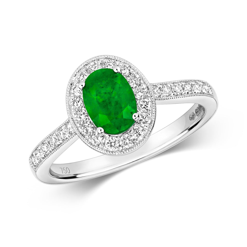 Ovaler Diamant- und Smaragdcluster-Ring mit Schulterpasse aus 18-karätigem Weißgold
